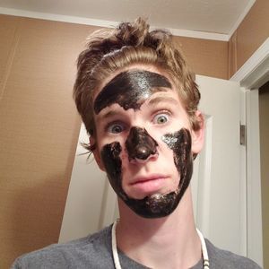 Meet your Posher, Levi